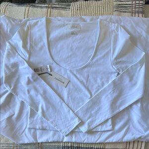 Aritzia Babaton Contour White Scoopneck Long Sleeve